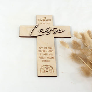 "Regenbogen" Personalisierbares Holzkreuz zur Taufe oder Kommunion