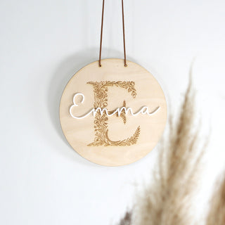 Rundes Holzschild  – personalisiert mit Name Emma und Initiale E