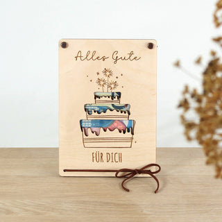 Holz-Geschenkverpackung zum Geburtstag mit ausgelaserter Torte und Geldschein