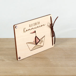 Holz-Geldgeschenk zur Kommunion mit Bootsmotiv personalisiert