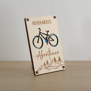 Kreative Geldgeschenk-Karte aus Holz für Fahrradfahrer mit ausgelaserter Fahrradkontur