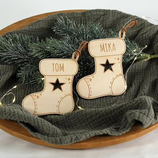 Holz Geschenkanhänger Weihnachten – Weihnachtssocke mit Namensgravur