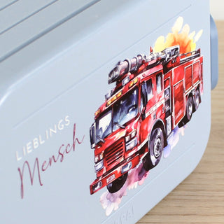 Detailansicht des Aquarell Feuerwehrauto-Aufdrucks auf personalisierter Brotdose