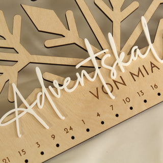 "Schneeflocke 2" Personalisierter Adventskalender aus Holz | Nachhaltiger Adventskalender zum Selbst-Befüllen mit Namen | Scandi Weihnachtsdeko